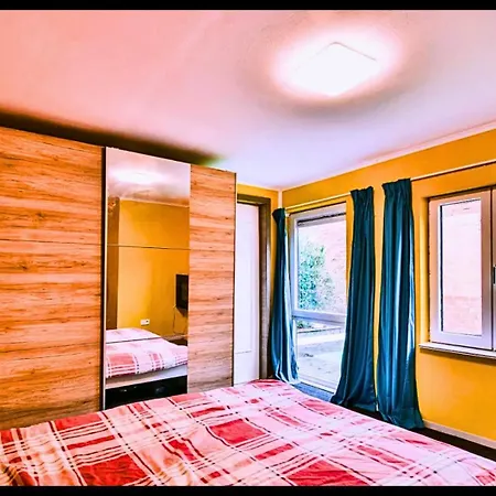 Cozy One Bedroom With Garden & Private Parking